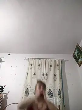 CoddessCrystal online show from December 17, 2025, 4:28 am