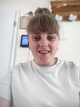 CoddessCrystal online show from March 27, 2026, 9:10 am