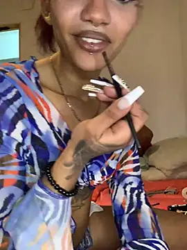 Snapshot of Laanegraofficial_ chatting on April 28, 2026, 10:58 pm Laanegraofficial online show from April 28, 2026, 10:58 pm