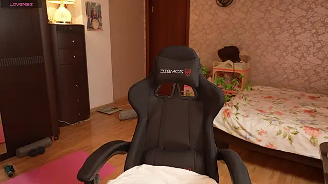 Snapshot of LunaLissa chatting on October 3, 2025, 3:13 pm LunaLissa online show from October 3, 2025, 3:13 pm