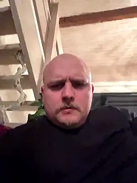 Snapshot of QueueFrenchie chatting on November 12, 2025, 5:17 pm QueueFrenchie online show from November 12, 2025, 5:17 pm