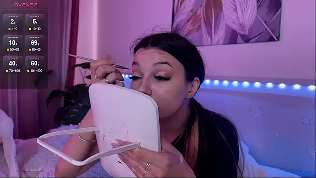 Snapshot of Veronica_leal chatting on July 2, 2026, 8:42 am Veronica leal online show from July 2, 2026, 8:42 am