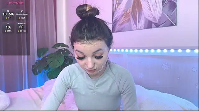 Veronica leal online show from April 26, 2026, 10:45 am