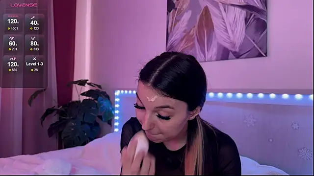 Snapshot of Veronica_leal chatting on July 20, 2026, 9:05 am Veronica leal online show from July 20, 2026, 9:05 am