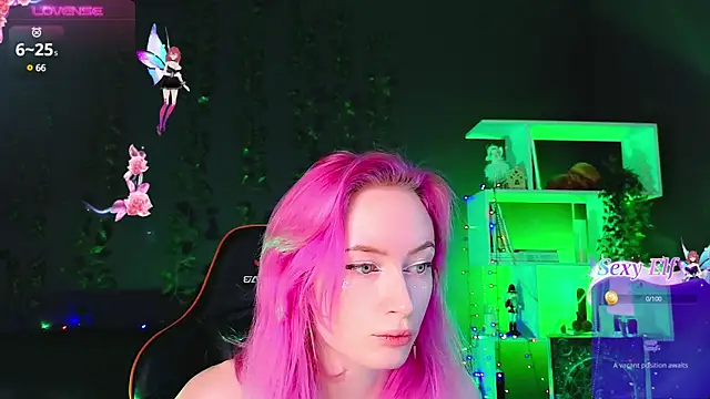  HelenCarter online show from February 3, 2025, 8:46 pm
