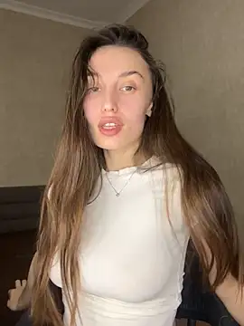 Polli Kiss online show from November 19, 2025, 8:42 pm