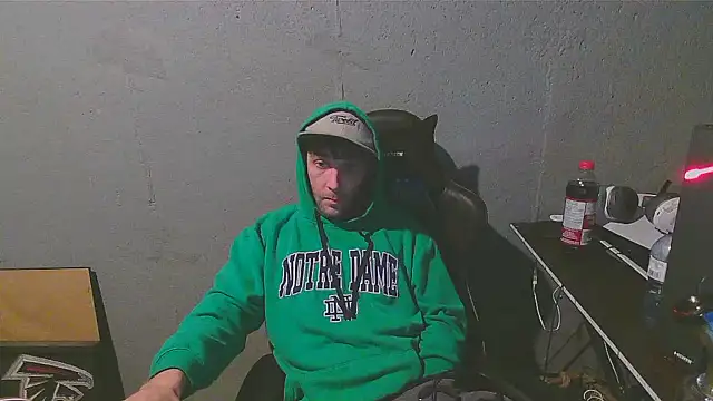 Snapshot of Superoz77 chatting on December 18, 2024, 5:04 am Superoz77 online show from December 18, 2024, 5:04 am