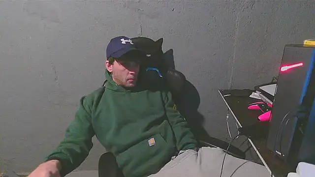 Snapshot of Superoz77 chatting on January 25, 2025, 5:51 am Superoz77 online show from January 25, 2025, 5:51 am