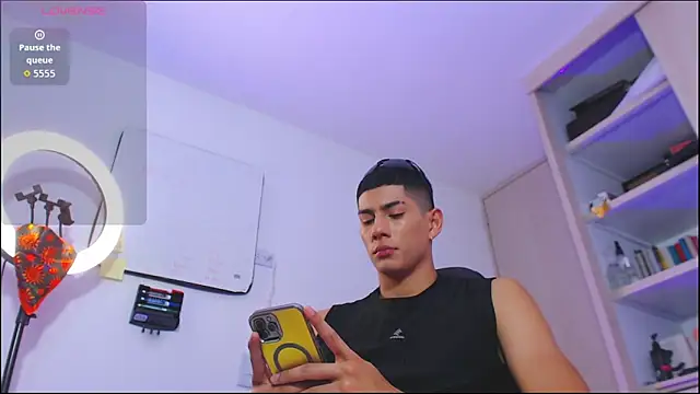 Snapshot of Valerio_20 chatting on April 22, 2026, 11:11 pm Valerio 20 online show from April 22, 2026, 11:11 pm