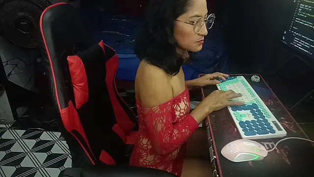 Snapshot of AdelinaMiran90 chatting on November 27, 2025, 4:02 am AdelinaMiran90 online show from November 27, 2025, 4:02 am