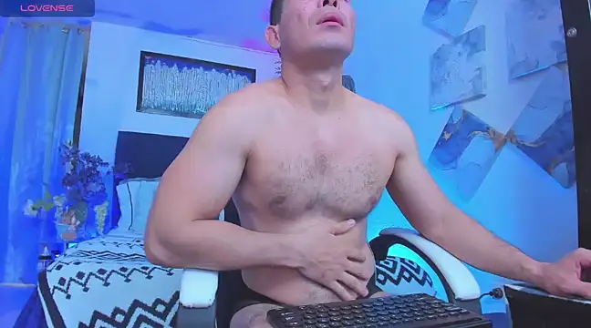 Snapshot of Adil_aminn chatting on January 28, 2025, 2:42 pm Adil aminn online show from January 28, 2025, 2:42 pm