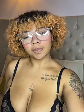 Snapshot of Eloisa_cleavage_ chatting on March 13, 2026, 10:20 am Eloisa cleavage online show from March 13, 2026, 10:20 am