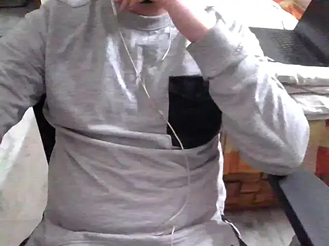 Snapshot of raka120294 chatting on December 17, 2024, 11:28 am raka120294 online show from December 17, 2024, 11:28 am