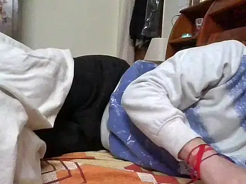 Snapshot of raka120294 chatting on January 17, 2025, 9:39 pm raka120294 online show from January 17, 2025, 9:39 pm