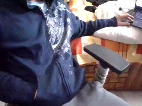 Snapshot of raka120294 chatting on January 23, 2025, 11:37 am raka120294 online show from January 23, 2025, 11:37 am