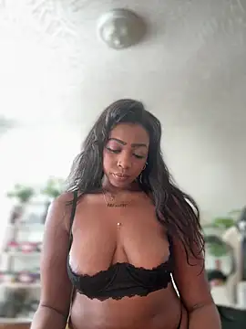 Snapshot of Blazerina chatting on October 20, 2025, 5:57 pm Blazerina online show from October 20, 2025, 5:57 pm