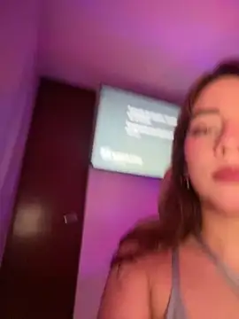 veronicaapink online show from March 21, 2026, 3:30 am