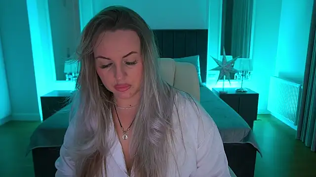 Snapshot of KiraCandyS chatting on March 10, 2026, 9:08 pm KiraCandyS online show from March 10, 2026, 9:08 pm