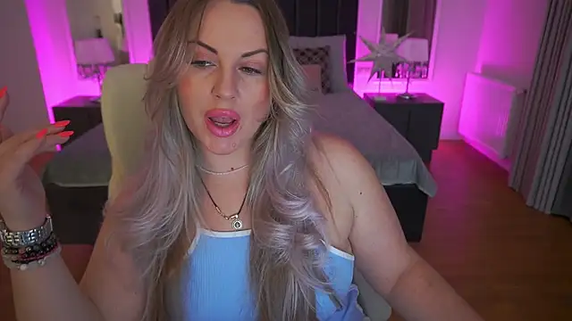 Snapshot of KiraCandyS chatting on March 20, 2026, 9:16 pm KiraCandyS online show from March 20, 2026, 9:16 pm