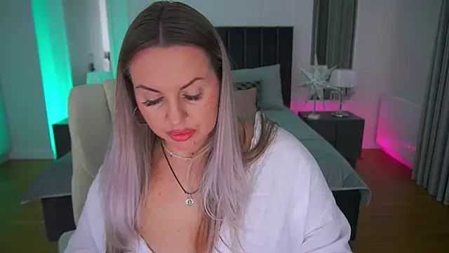 Snapshot of KiraCandyS chatting on March 11, 2026, 8:58 pm KiraCandyS online show from March 11, 2026, 8:58 pm