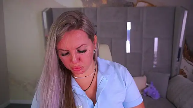 KiraCandyS online show from July 16, 2026, 9:12 pm