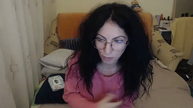 Emmatoo online show from November 30, 2025, 4:52 pm