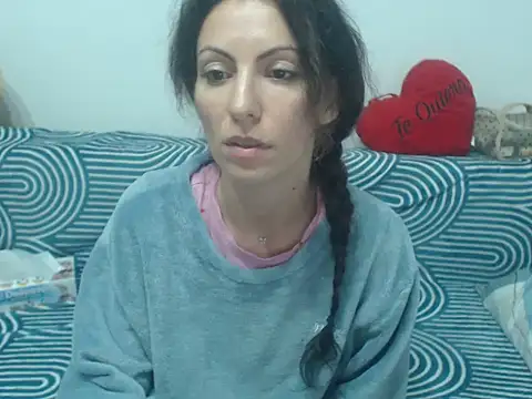 Snapshot of Emmatoo chatting on May 15, 2026, 11:25 pm Emmatoo online show from May 15, 2026, 11:25 pm