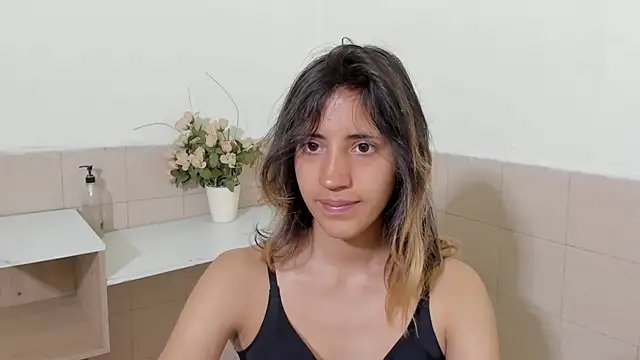 Snapshot of linnie_ chatting on October 30, 2025, 1:31 pm linnie  online show from October 30, 2025, 1:31 pm