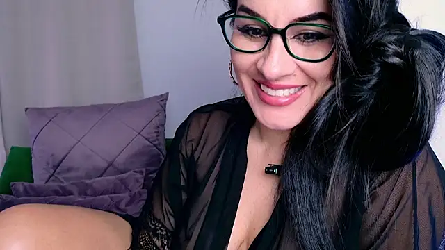 Pamela Rosal online show from May 3, 2026, 1:44 am