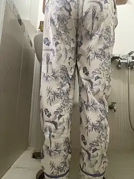 Snapshot of -SingleMom- chatting on November 9, 2025, 12:47 am -SingleMom- online show from November 9, 2025, 12:47 am