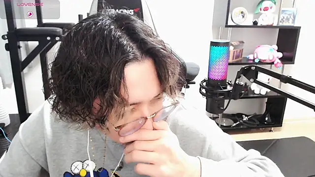 Shizukuu online show from March 16, 2025, 12:44 pm