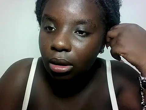 hotebbbyy online show from October 7, 2025, 6:09 pm