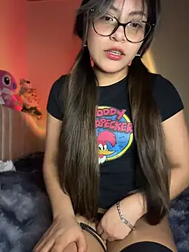 Lily candy X online show from May 16, 2026, 4:44 am