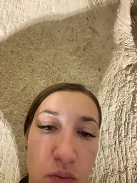 KateRedgar online show from October 19, 2025, 7:00 am