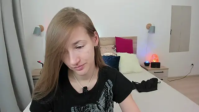 Snapshot of KateRedgar chatting on February 21, 2026, 1:46 pm KateRedgar online show from February 21, 2026, 1:46 pm