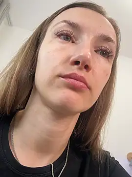 Snapshot of KateRedgar chatting on July 6, 2026, 2:13 pm KateRedgar online show from July 6, 2026, 2:13 pm