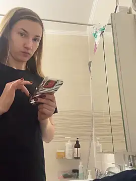 Snapshot of KateRedgar chatting on March 11, 2026, 11:04 am KateRedgar online show from March 11, 2026, 11:04 am