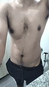 hottboy 39 online show from May 11, 2026, 9:12 pm