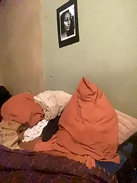 Snapshot of Moorella1 chatting on October 28, 2025, 4:35 am Moorella1 online show from October 28, 2025, 4:35 am