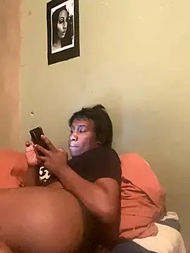 Snapshot of Moorella1 chatting on November 11, 2025, 4:02 pm Moorella1 online show from November 11, 2025, 4:02 pm