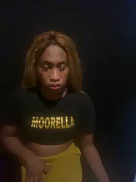 Snapshot of Moorella1 chatting on November 27, 2025, 1:33 pm Moorella1 online show from November 27, 2025, 1:33 pm