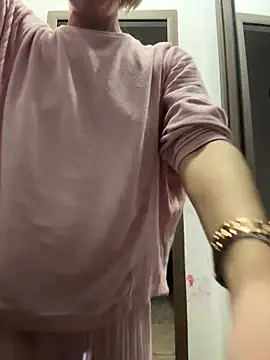 Snapshot of tanyagrey chatting on November 4, 2025, 6:28 am tanyagrey online show from November 4, 2025, 6:28 am