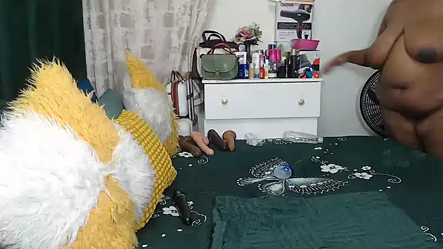 Snapshot of GaggingQueenxx chatting on June 4, 2026, 11:48 am GaggingQueenxx online show from June 4, 2026, 11:48 am