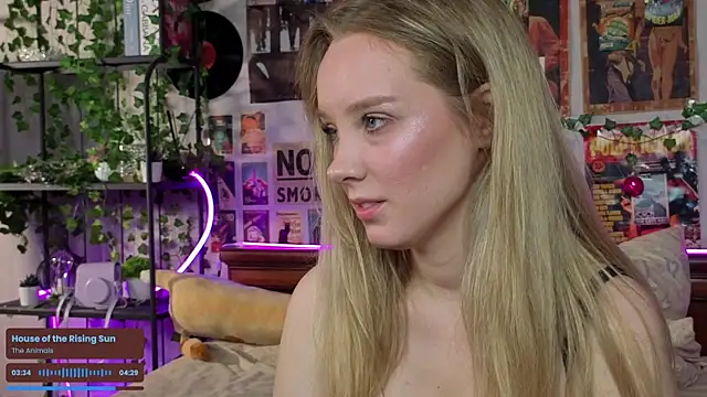 AliciaParkerf online show from September 13, 2025, 9:15 pm