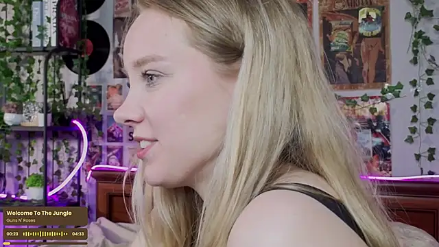 AliciaParkerf online show from September 20, 2025, 9:53 pm