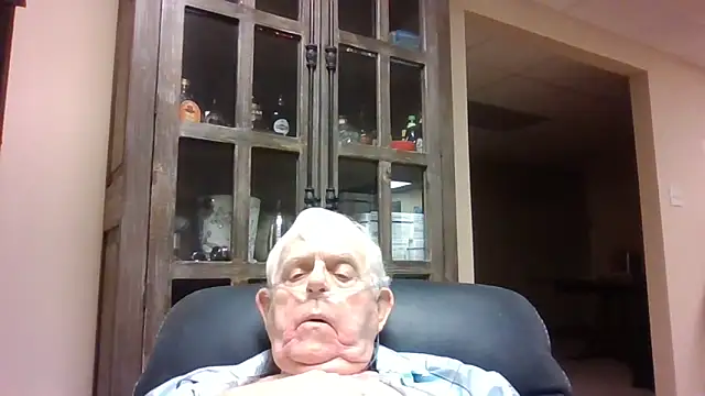 Snapshot of bootlegmanz chatting on June 5, 2026, 1:39 pm bootlegmanz online show from June 5, 2026, 1:39 pm