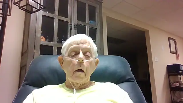 Snapshot of bootlegmanz chatting on June 8, 2026, 6:41 pm bootlegmanz online show from June 8, 2026, 6:41 pm