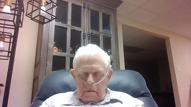 Snapshot of bootlegmanz chatting on May 27, 2026, 2:08 am bootlegmanz online show from May 27, 2026, 2:08 am
