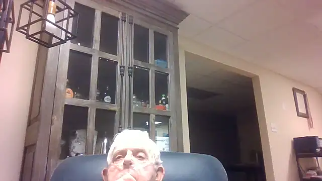 Snapshot of bootlegmanz chatting on June 6, 2026, 10:15 pm bootlegmanz online show from June 6, 2026, 10:15 pm
