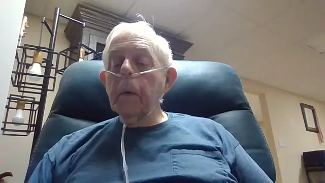 Snapshot of bootlegmanz chatting on June 15, 2026, 2:17 pm bootlegmanz online show from June 15, 2026, 2:17 pm